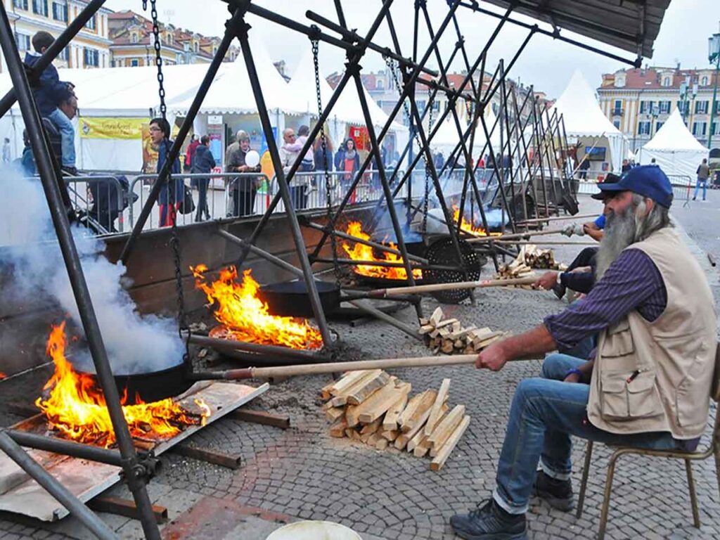 La Festa nazionale del Marrrone a Cuneo, tra le migliori sagre di castagne da vivere in camper