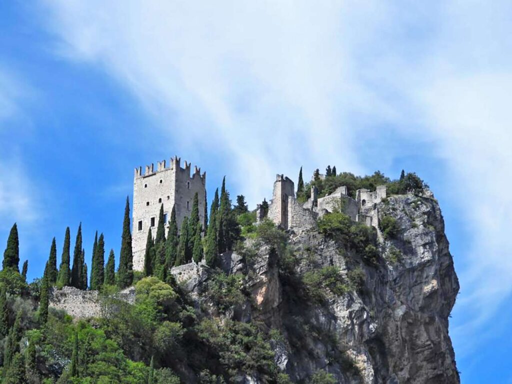 Trentino in camper nell'Alto Garda: il castello di Arco.