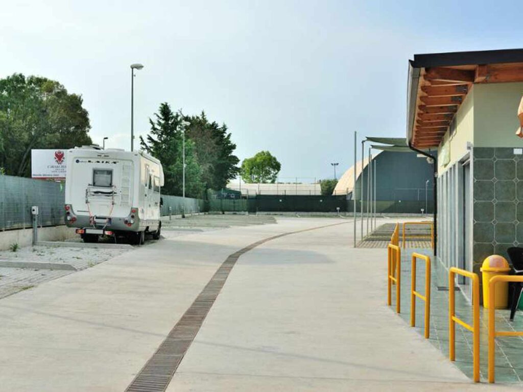 Aree sosta in Campania nel Cilento: CamperStop Lago Mare.