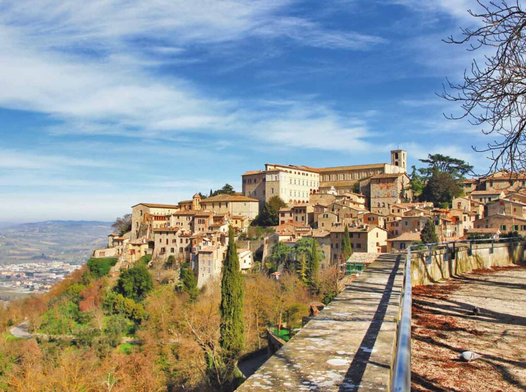 Dove andare a maggio in camper: Todi.