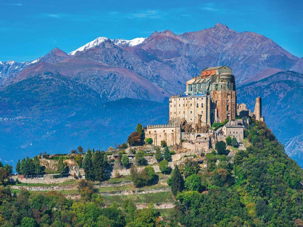 La Sacra di San Michele, tra i monumenti a cui puoi accedere con la card Abbonamento Musei.