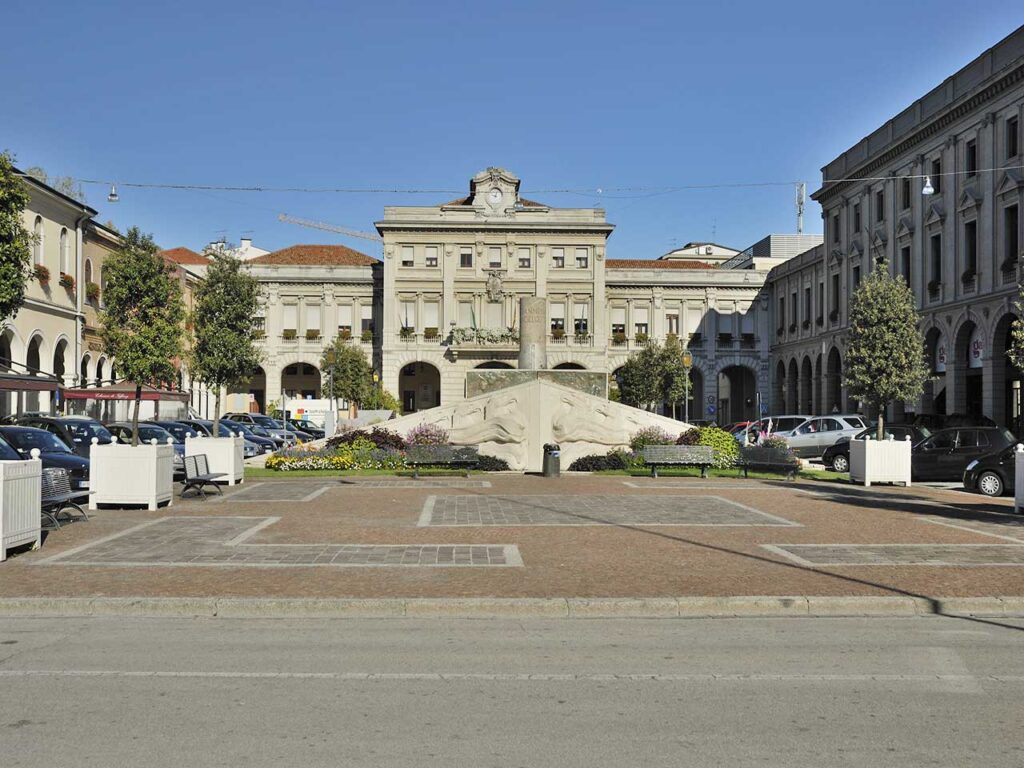 Veneto in camper nel Basso Piave: Piazza Indipendenza a San Donà di Piave