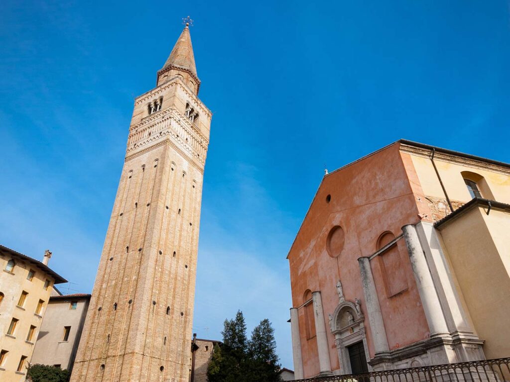 Friuli in camper a Pordenone e dintorni: il Duomo di San Marco a Pordenone.