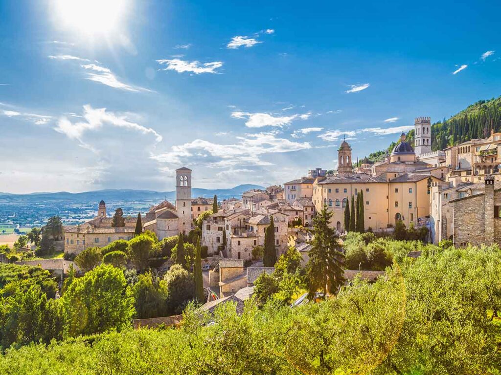 Weekend in Umbria con il camper: panorama di Assisi.