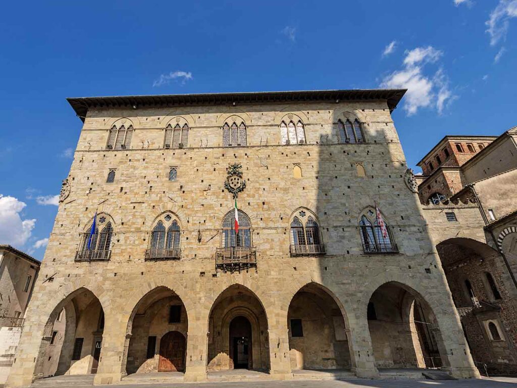 Weekend in Toscana con il camper: Palazzo Giano a Pistoia.