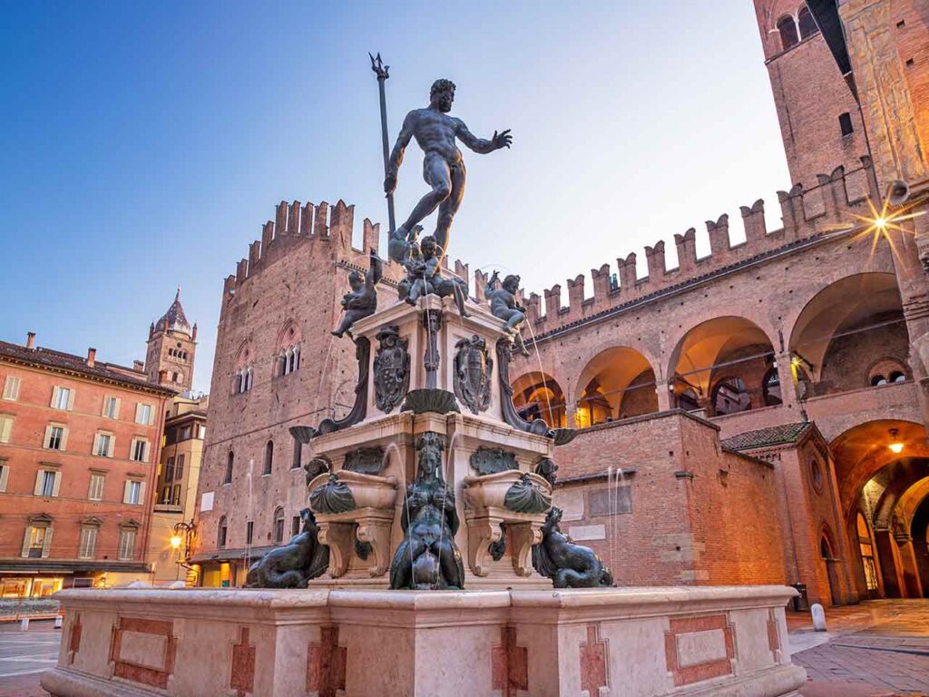 City break a Bologna: Piazza e Fontana del Nettuno.