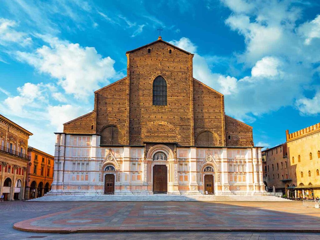 City break a Bologna: la Basilica di San Petronio.
