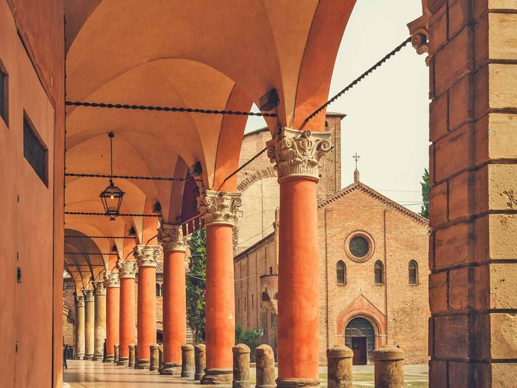 I portici patrimonio dell'Unesco, meta imperdibile per un city break a Bologna