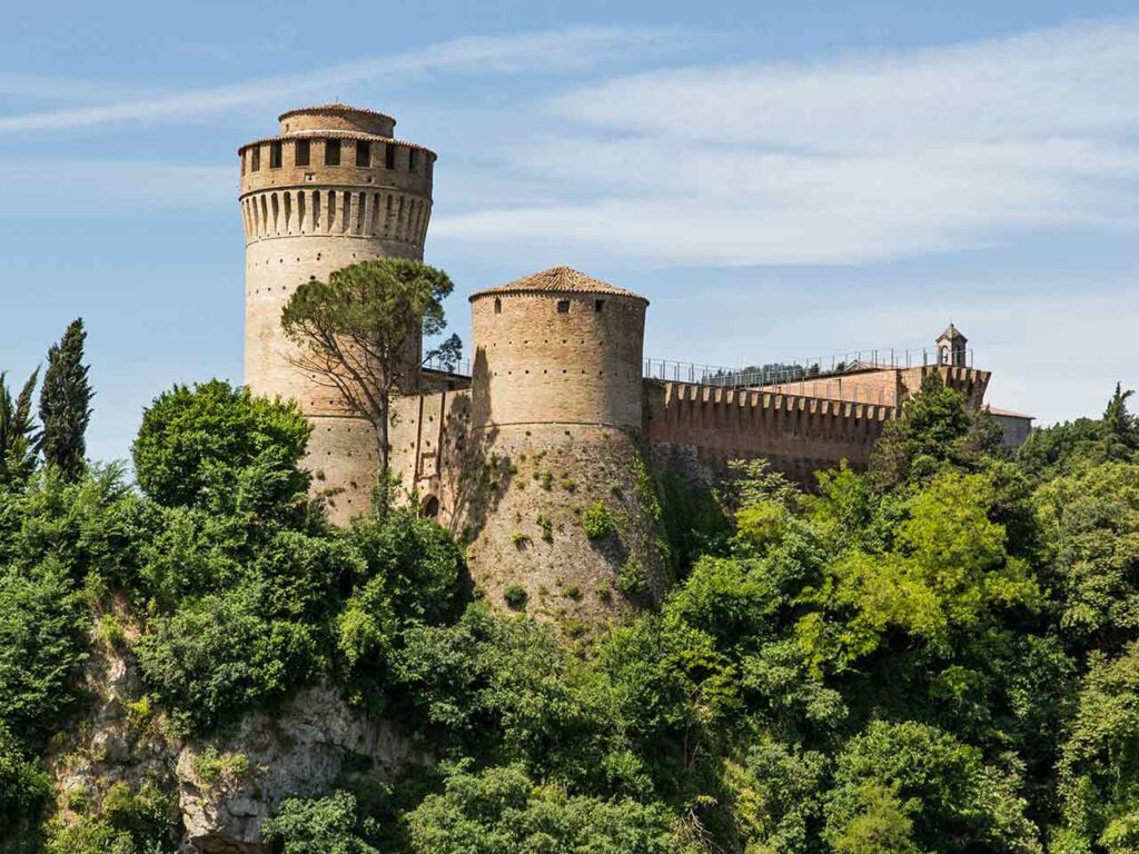 Cosa visitare in Romagna con il camper: la Rocca Manfrediana a Brisighella.