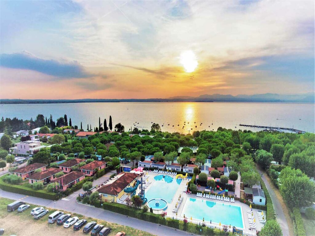 Campeggi da non perdere sul Lago di Garda: il Camping Village Le Palme a Pacengo di Lazise (VR).