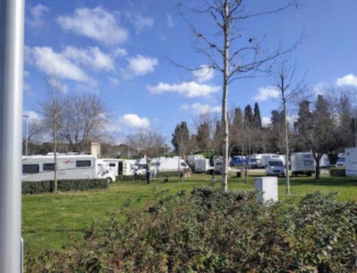 AREA DI SOSTA CAMPER ABBADIA DI FIASTRA