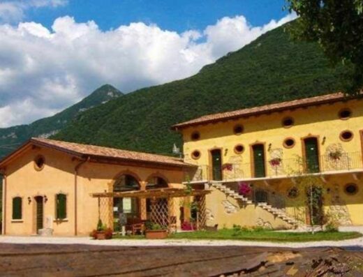 AGRITURISMO REVENA GUEST HOUSE FARM WINE HOLIDAY