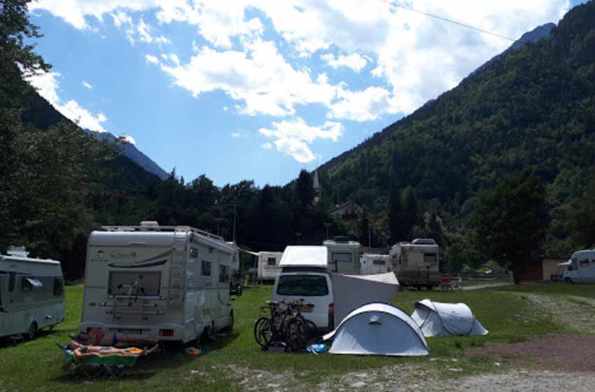 Area sosta lo chalet - riva valdobbia