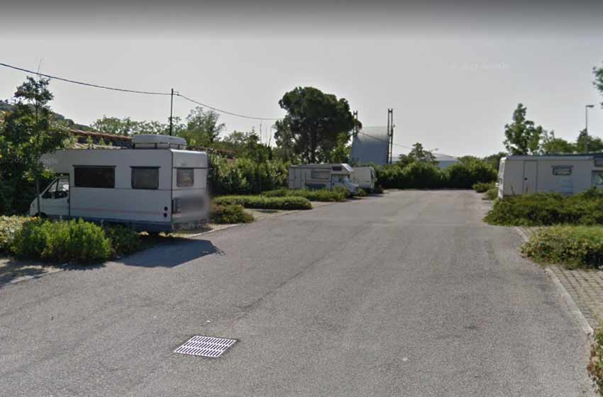 Area sosta rimessaggio camper posatora