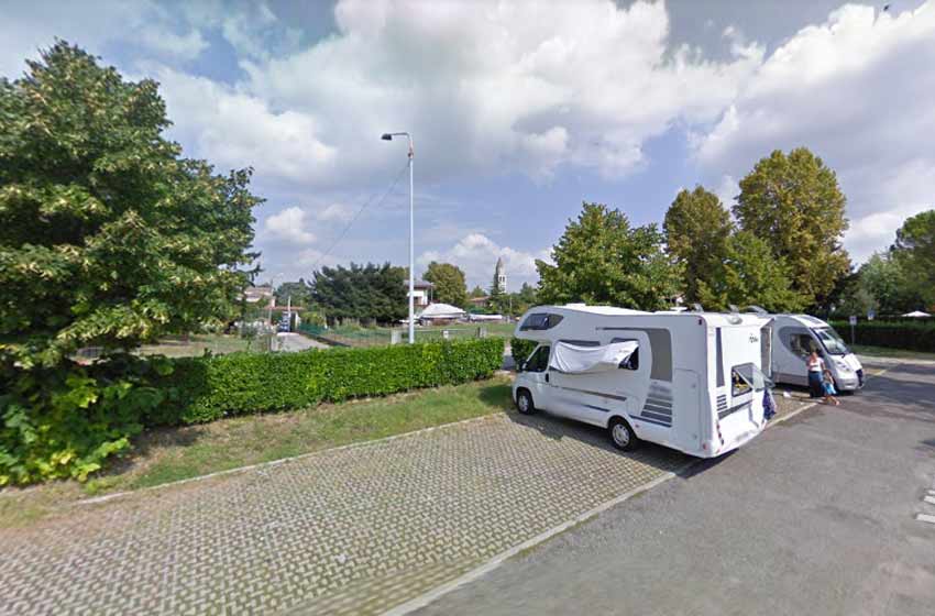 Area sosta camper aquileia
