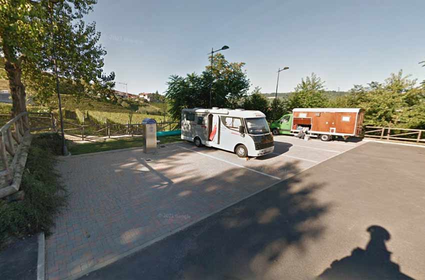 Area sosta camper strada del barolo
