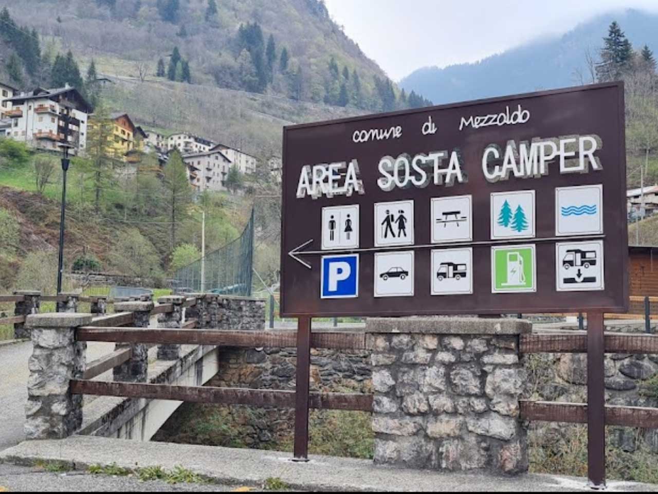 Area sosta camper piazzatorre