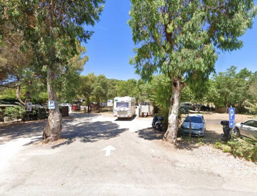 AREA SOSTA CAMPER SERIGNANO