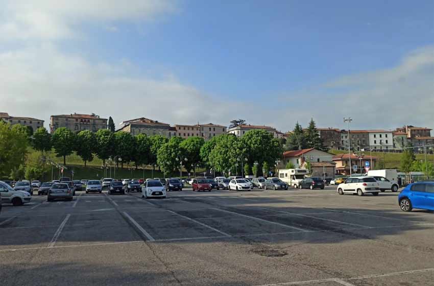 Parcheggio prato 2