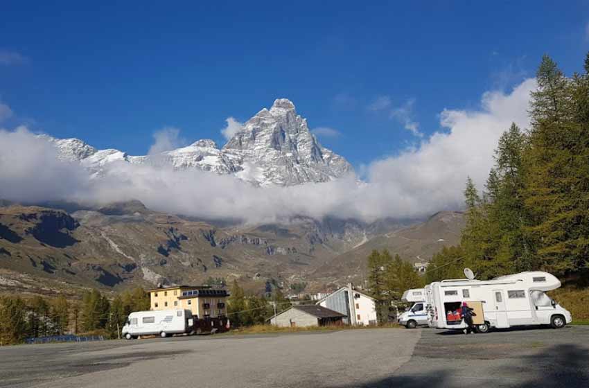 Parcheggio camper valtournenche
