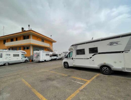 AREA SOSTA CAMPER CANOSA DI PUGLIA