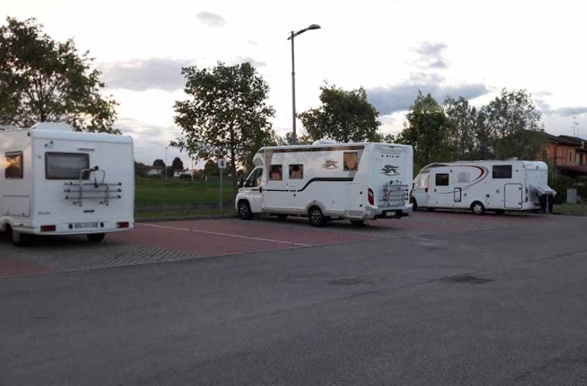Area sosta camper castelguglielmo