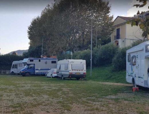 PARKING CARS & CAMPER