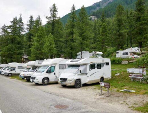 AREA SOSTA CAMPER “LUNGOLAGO”