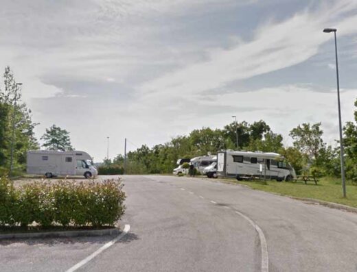 AREA SOSTA CAMPER CORINALDO