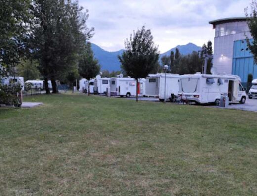 AREA SOSTA CAMPER COSTA VOLPINO