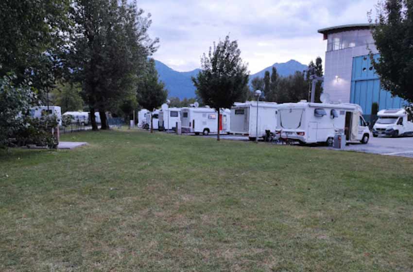 Area sosta camper - costa volpino