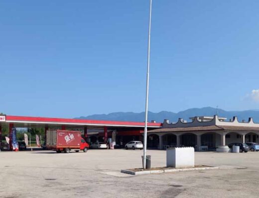 PARCHEGGIO AREA DI SERVIZIO DRAGONI