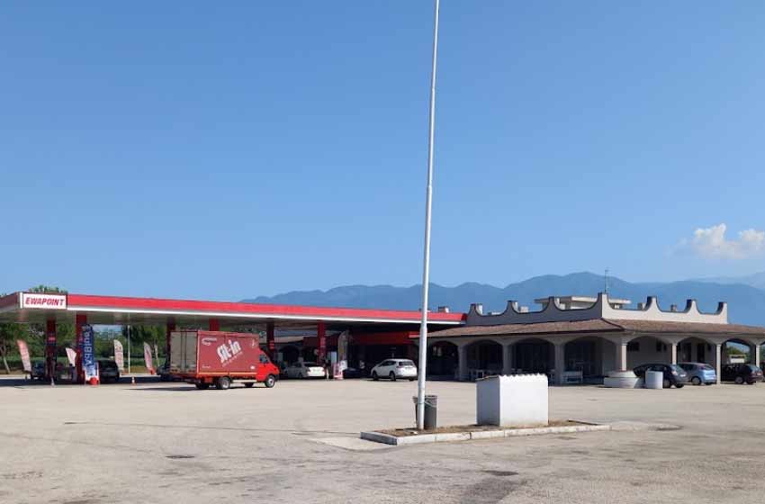 Parcheggio area di servizio dragoni