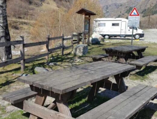 AREA SOSTA E MANOVRA FENESTRELLE