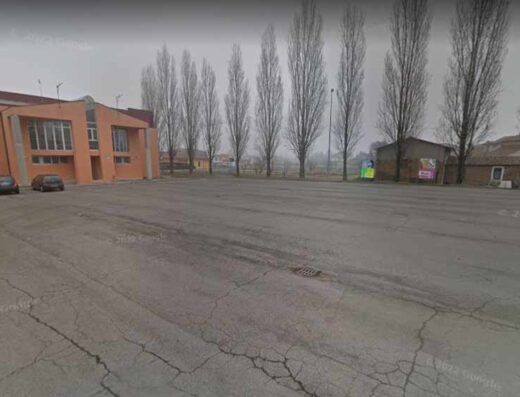 AREA DI PARCHEGGIO FICAROLO