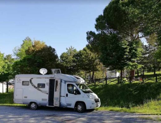 AREA DI SOSTA CAMPER FICULLE