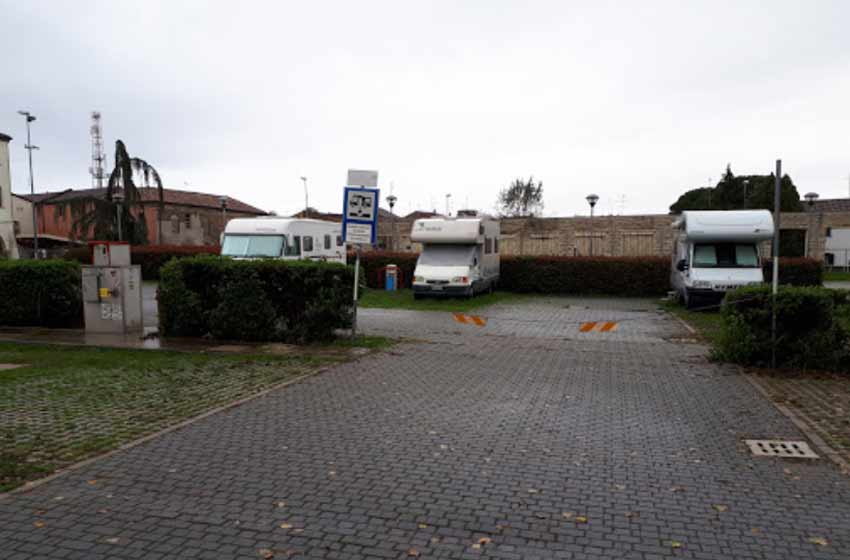 Area sosta camper migliarino