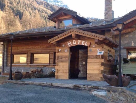 HOTEL RISTORANTE LES GRANGES