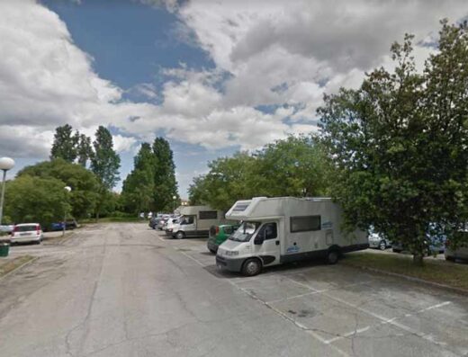 AREA SOSTA CAMPER JESI