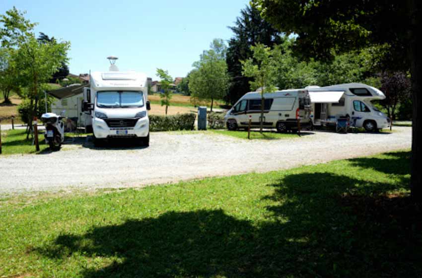 Area sosta camper il laghetto