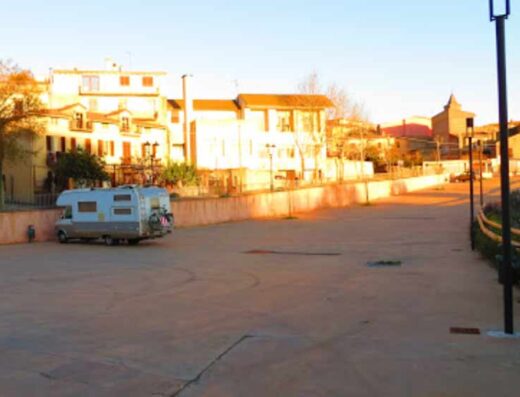 AREA SOSTA CAMPER LACONI
