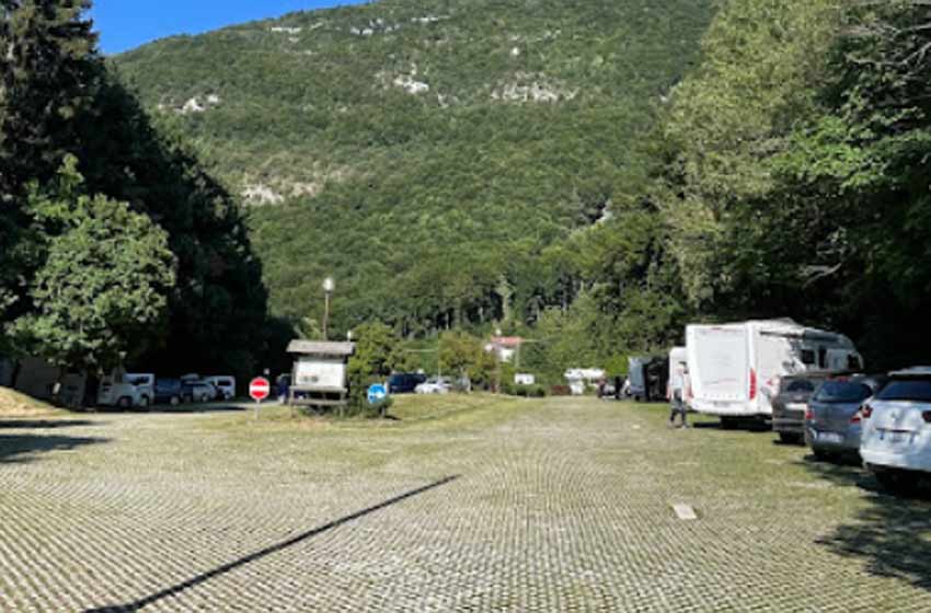 Parcheggio camper lagolo
