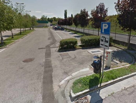 PARCHEGGIO LATISANA