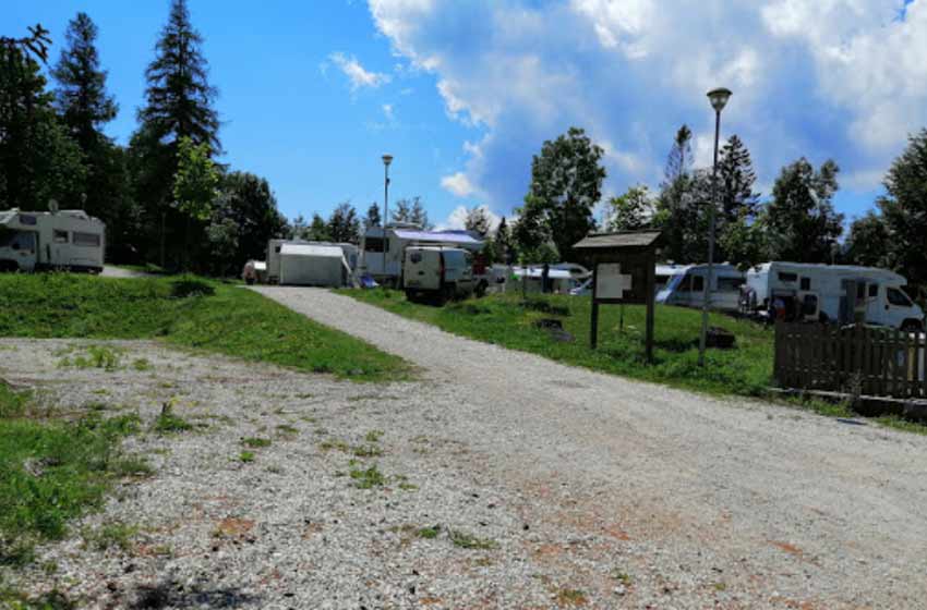 Parcheggio p4 camper service