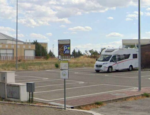 AREA SOSTA CAMPER LAVELLO