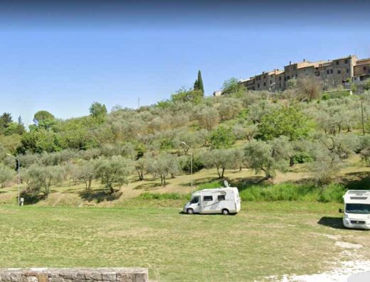 AREA SOSTA CAMPER LUCIGNANO