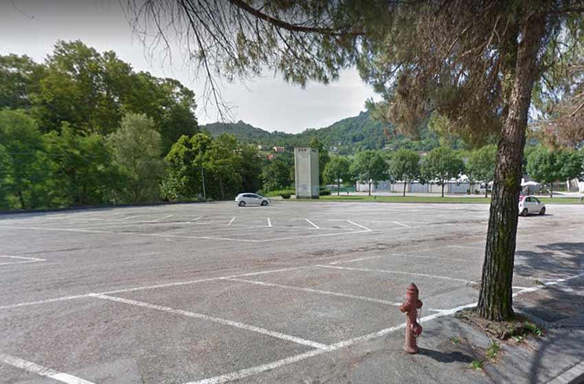 Parcheggio via molinetto