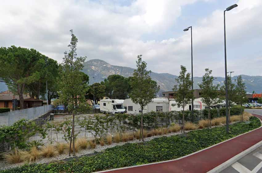 Area sosta camper - cima