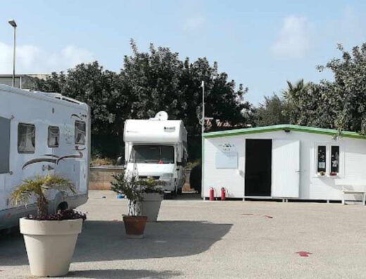 AREA SOSTA CAMPER IL CARRUBO