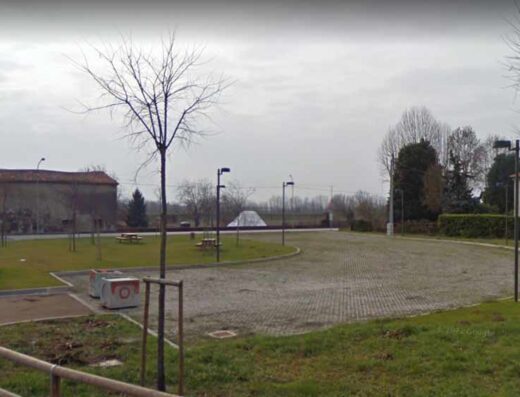 PARCHEGGIO CAMPER CON SCARICO